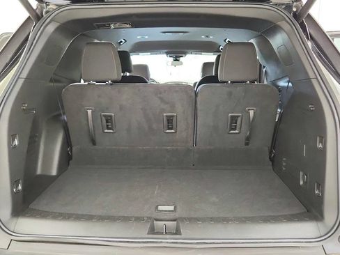 Used 2023 Chevrolet Traverse LT AWD/4WD image 39