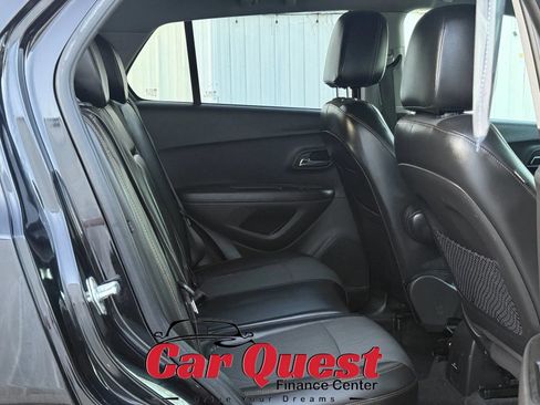 Used 2019 Chevrolet Trax LT w/ LT Convenience Package AWD/4WD image 15