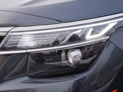 Certified 2023 Kia Seltos S w/ Navigation Package image 16