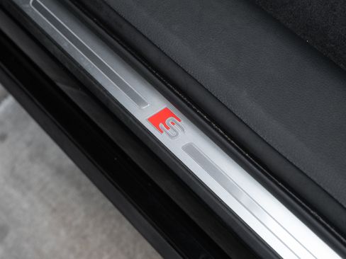 Certified 2022 Audi e-tron S Prestige w/ Prestige Package image 23