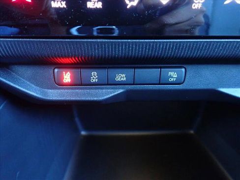 New 2026 Jeep Cherokee Laredo image 19