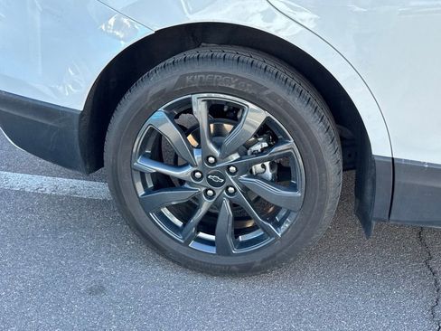 Used 2023 Chevrolet Equinox RS w/ RS Leather Package image 9