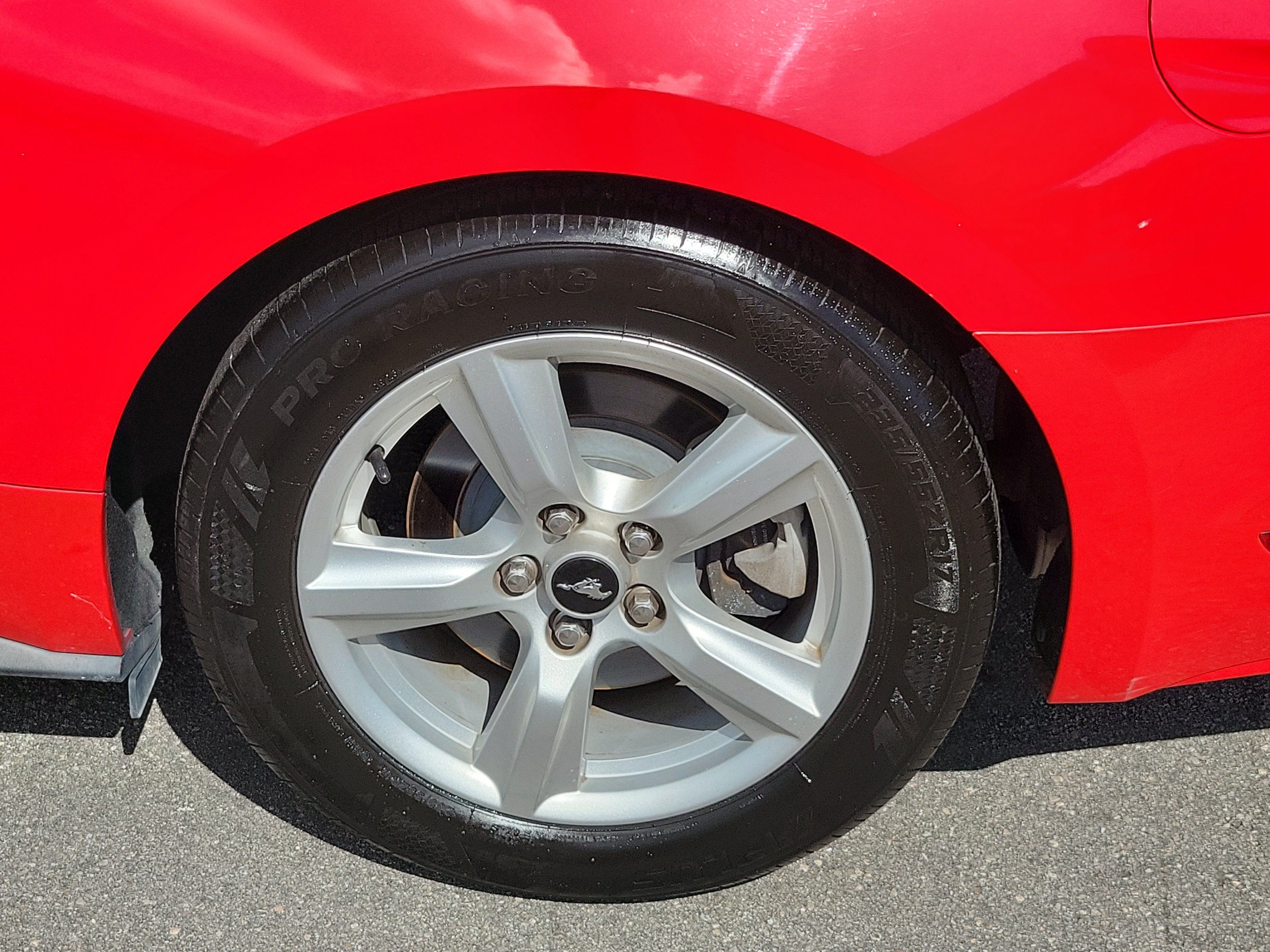 Used 2016 Ford Mustang Coupe RWD image 9