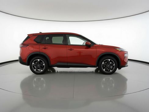 Used 2025 Nissan Rogue SV image 11