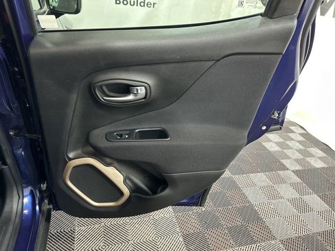 Used 2016 Jeep Renegade Latitude w/ Cold Weather Group image 14