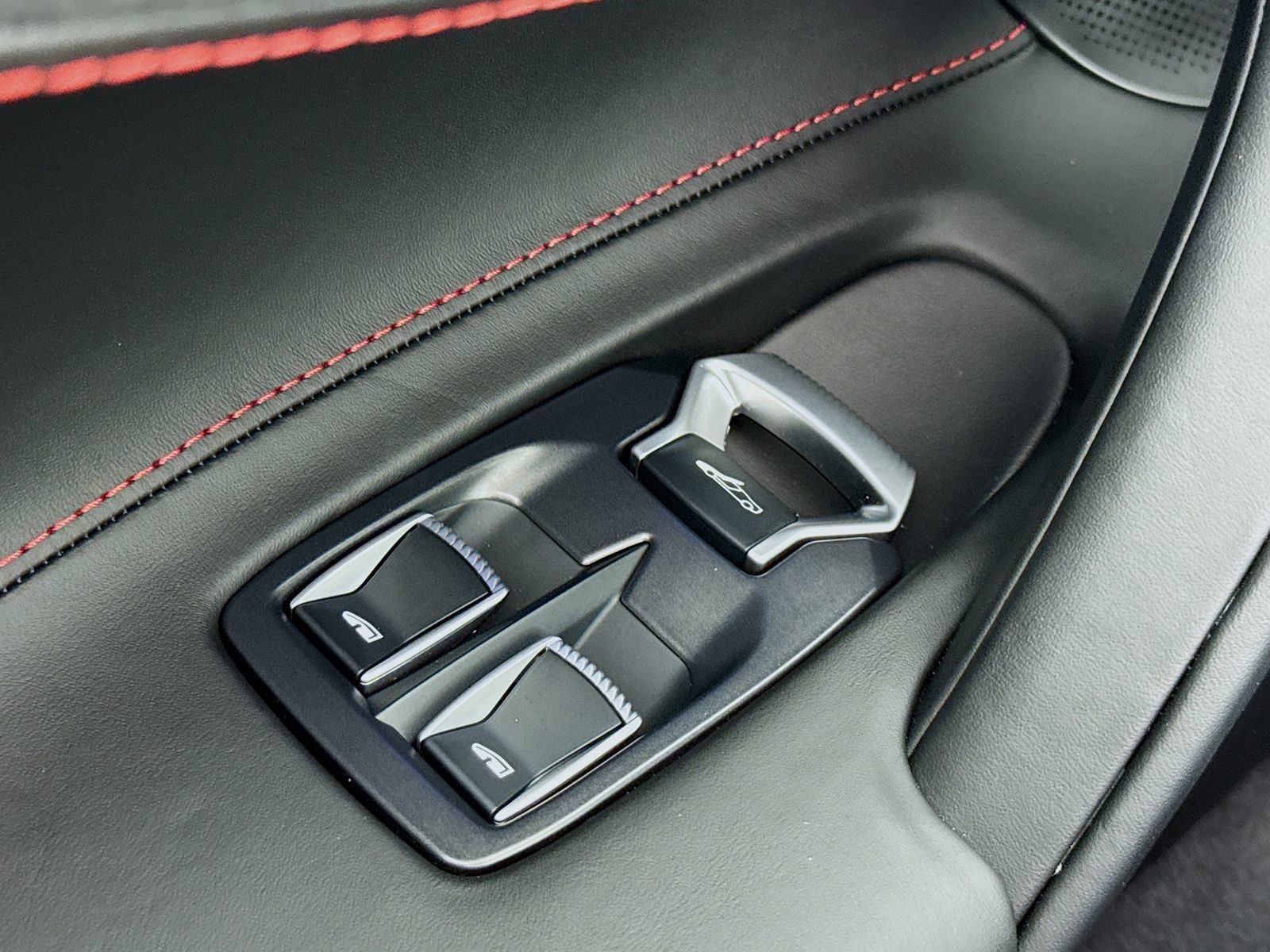 Used 2026 McLaren 750S Spider RWD image 16
