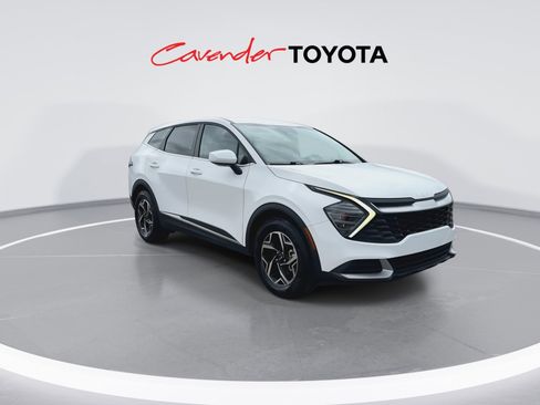 Used 2025 Kia Sportage LX FWD image 2