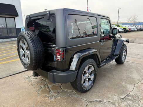 Used 2017 Jeep Wrangler Sahara w/ Connectivity Group image 15