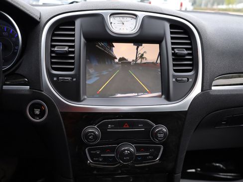 Used 2016 Chrysler 300 C image 10