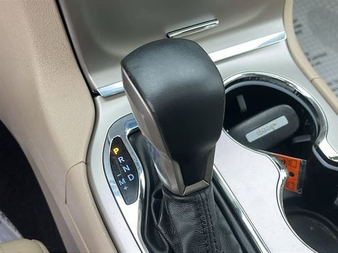 Used 2016 Jeep Grand Cherokee Limited image 18