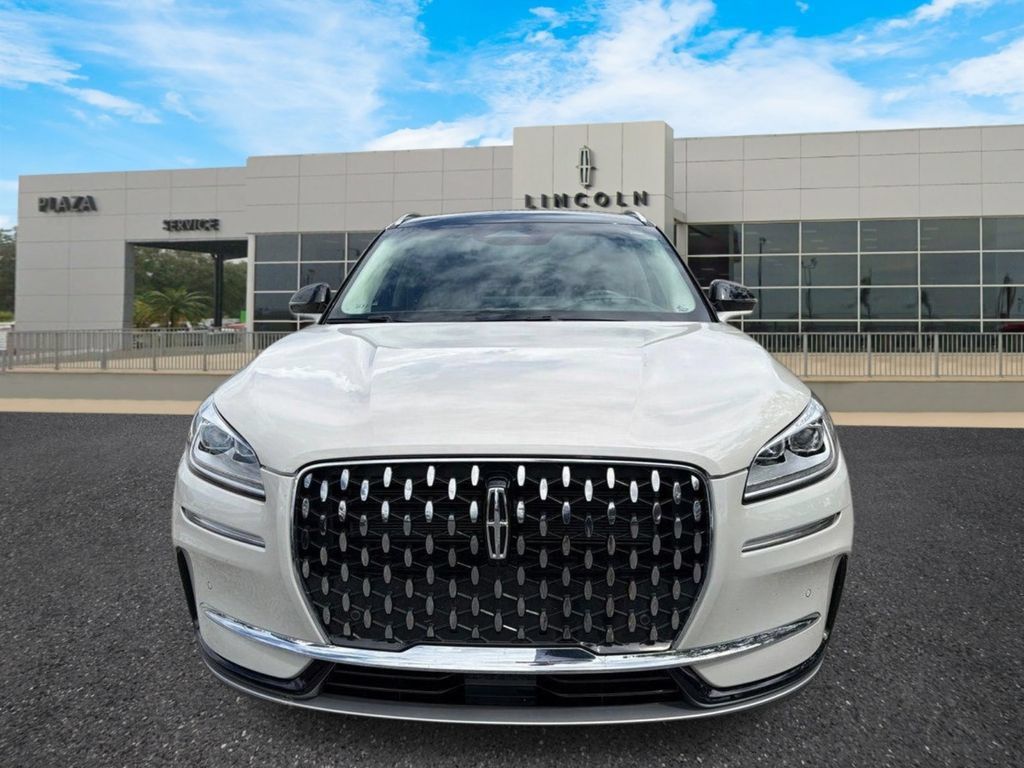 Used 2023 Lincoln Corsair Reserve w/ Equipment Group 202A FWD image 8