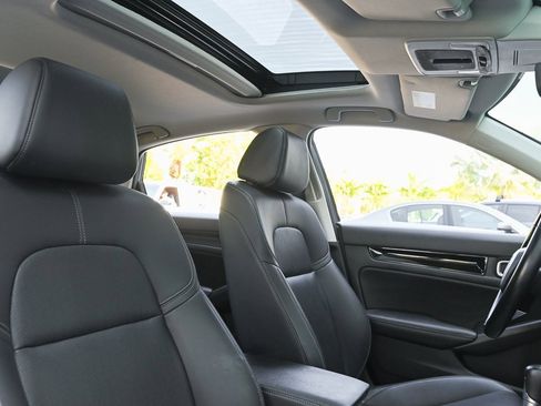 Used 2022 Honda Civic EX-L image 18