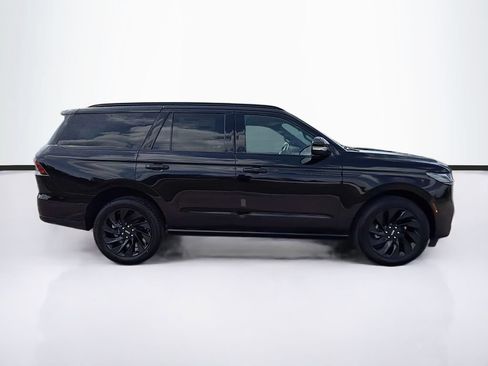 New 2027 Lincoln Navigator Reserve w/ Jet Appearance Package AWD/4WD image 4