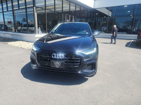 Used 2021 Audi Q8 Prestige w/ Prestige Package AWD/4WD image 2