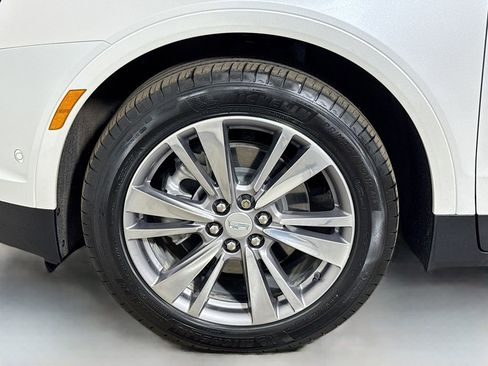 Used 2025 Cadillac XT5 Premium Luxury w/ Technology Package AWD/4WD image 31
