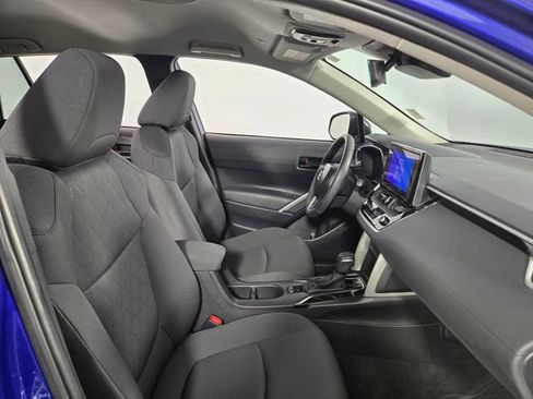 Used 2025 Toyota Corolla Cross LE FWD image 15