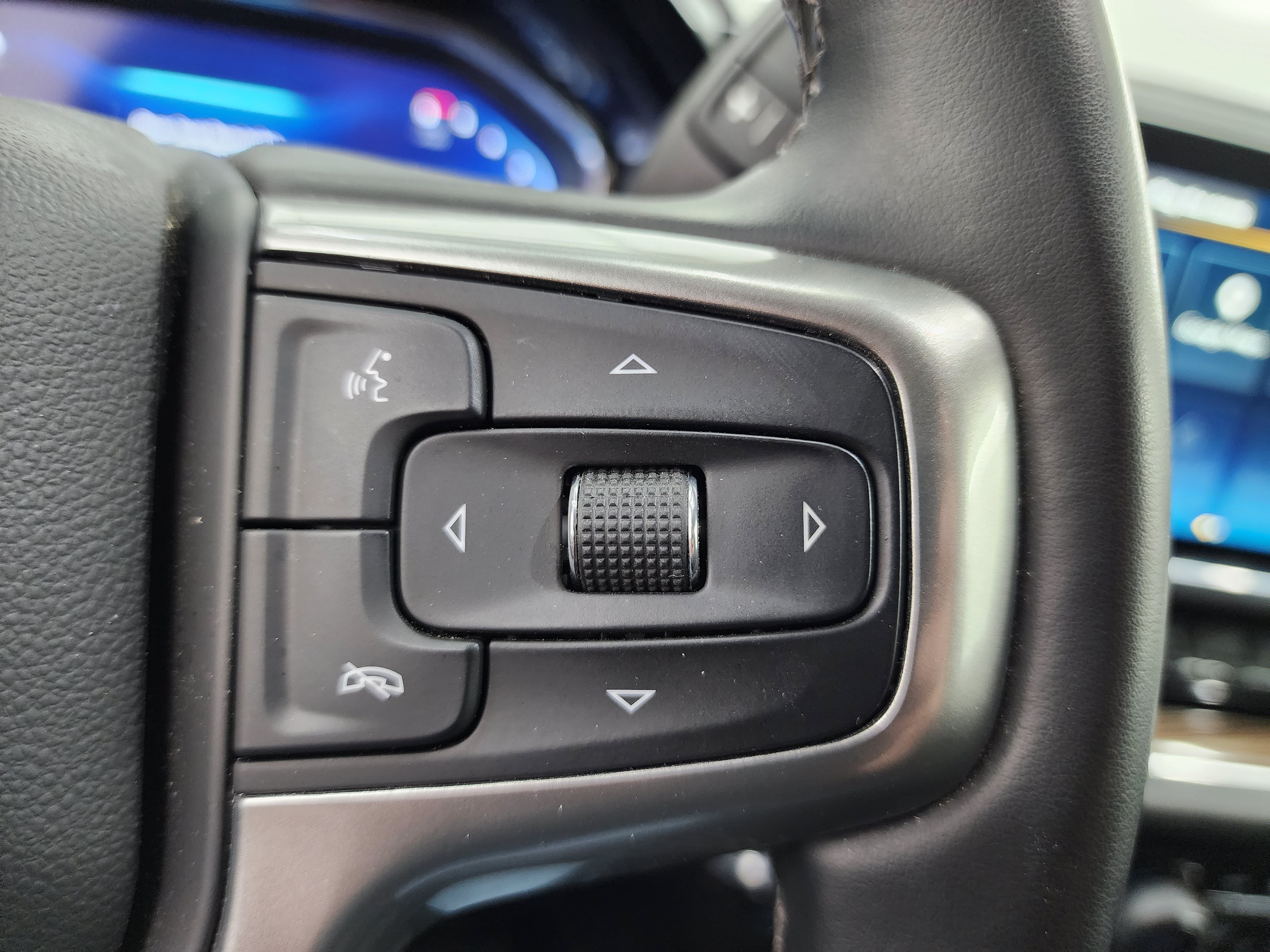 Used 2025 Chevrolet Silverado 3500 LT w/ Trail Boss Package AWD/4WD image 17