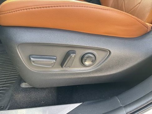 Used 2023 Toyota Highlander Platinum image 49