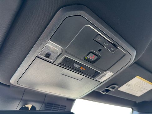 New 2025 Toyota Tacoma TRD Off-Road image 18