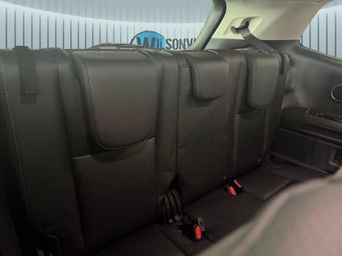Used 2025 Subaru Ascent Touring w/ Popular Package #2 AWD/4WD image 8