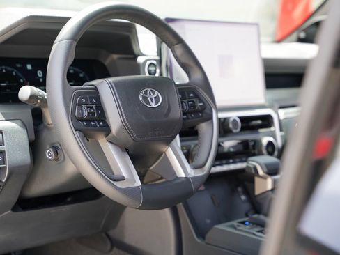 Used 2026 Toyota 4Runner Limited AWD/4WD image 19
