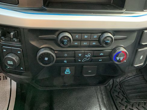 Used 2023 Ford F250 XL w/ XL Chrome Package image 18