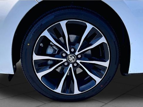 Used 2017 Toyota Corolla SE w/ Carpet Mat Package (TMS) FWD image 10