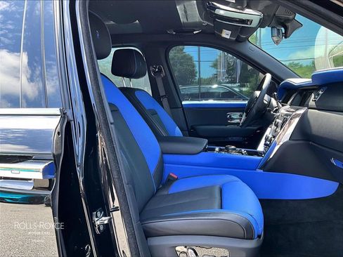 Certified 2023 Rolls-Royce Cullinan AWD/4WD image 8