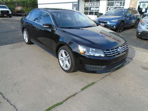 Used 2014 Volkswagen Passat TDI SE FWD image 8