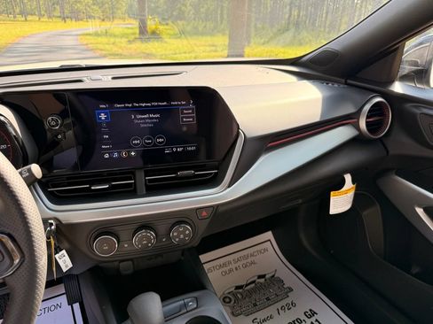 New 2026 Chevrolet Trax RS FWD image 18