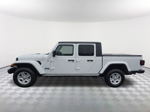 Used 2021 Jeep Gladiator Sport image 7