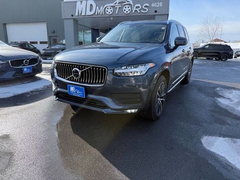 Used 2020 Volvo XC90 T6 Momentum image 2