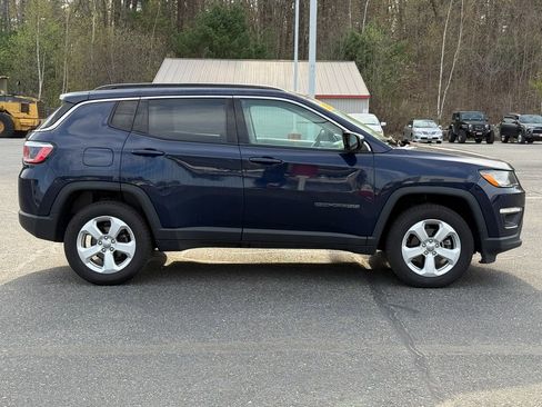 Used 2019 Jeep Compass Latitude AWD/4WD image 7