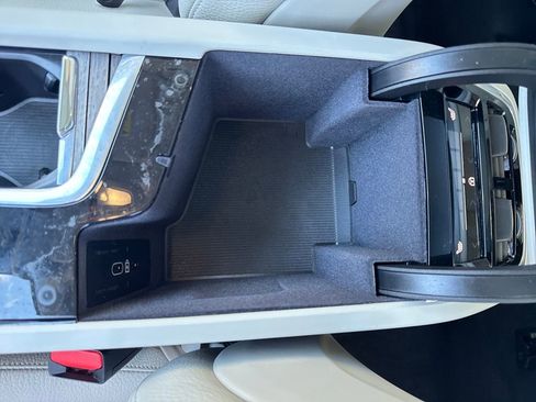 Used 2023 Volvo XC90 B6 Plus w/ Protection Package Premier image 26