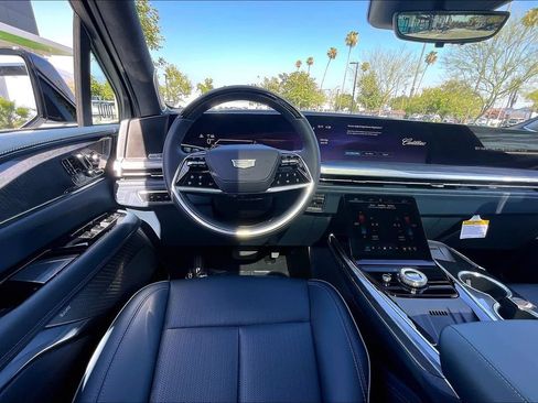 New 2026 Cadillac Escalade IQ Luxury 2 w/ LPO, Floor Liner Package AWD/4WD image 21