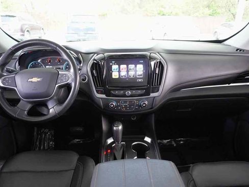 Used 2019 Chevrolet Traverse LT image 12