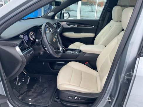 Used 2023 Cadillac XT6 Sport w/ LPO, ONYX Package AWD/4WD image 9