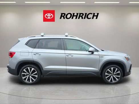 Used 2022 Volkswagen Taos SE image 27