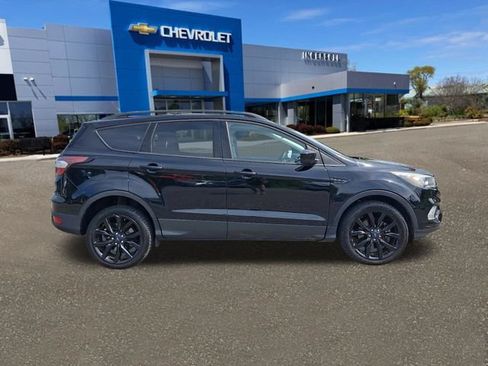 Used 2017 Ford Escape SE w/ SE Sport Appearance Package AWD/4WD image 26