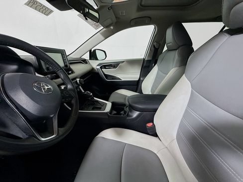 Certified 2020 Toyota RAV4 XLE Premium FWD image 19