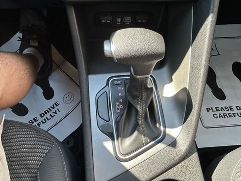 Used 2019 Kia Niro LX FWD image 26
