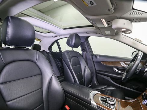 Used 2017 Mercedes-Benz C 300 4MATIC Sedan image 18