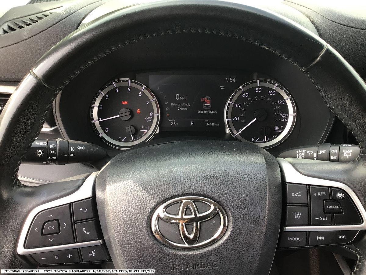 Used 2023 Toyota Highlander LE FWD image 14