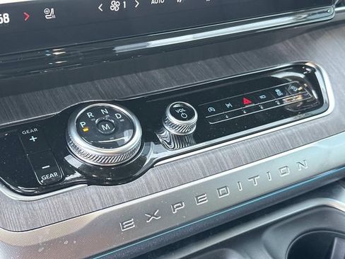 New 2025 Ford Expedition Platinum w/ Platinum Ultimate Package image 35