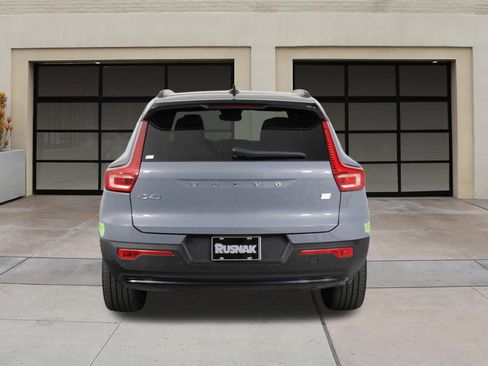 Certified 2023 Volvo XC40 Recharge Core image 5