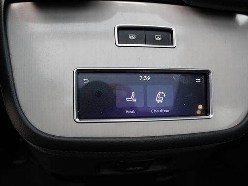 Used 2025 Lincoln Navigator Reserve AWD/4WD image 4