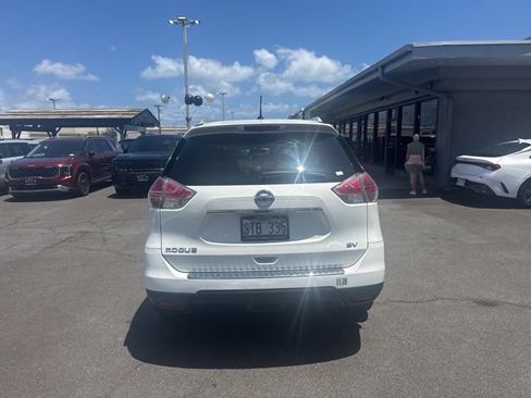Used 2015 Nissan Rogue SV w/ SV Premium Package FWD image 4