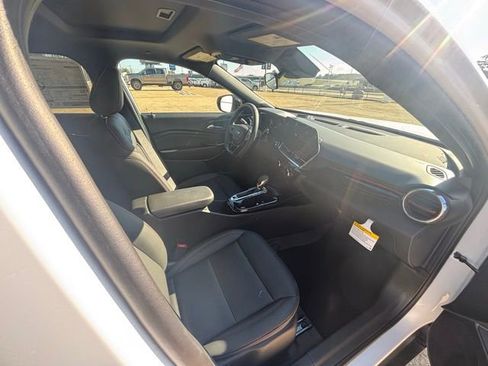 New 2026 Chevrolet Trax RS w/ Sunroof Package image 13