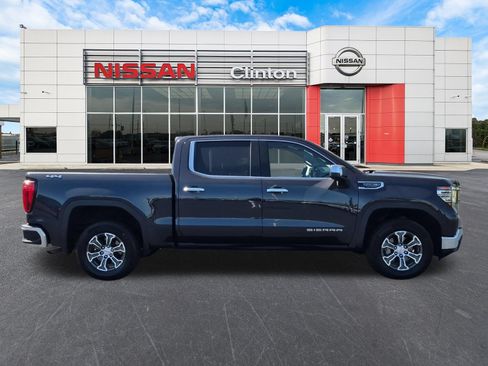 Used 2025 GMC Sierra 1500 SLT AWD/4WD image 2