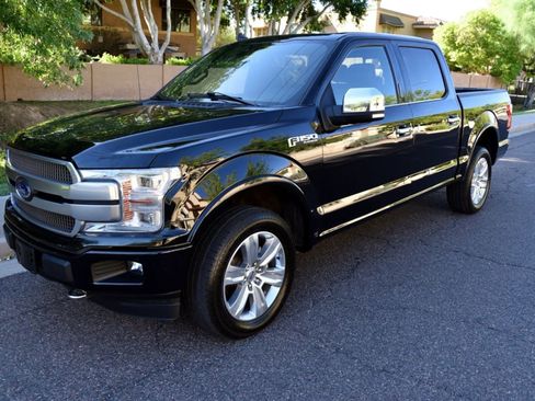 Used 2018 Ford F150 Platinum w/ Equipment Group 701A Luxury image 3